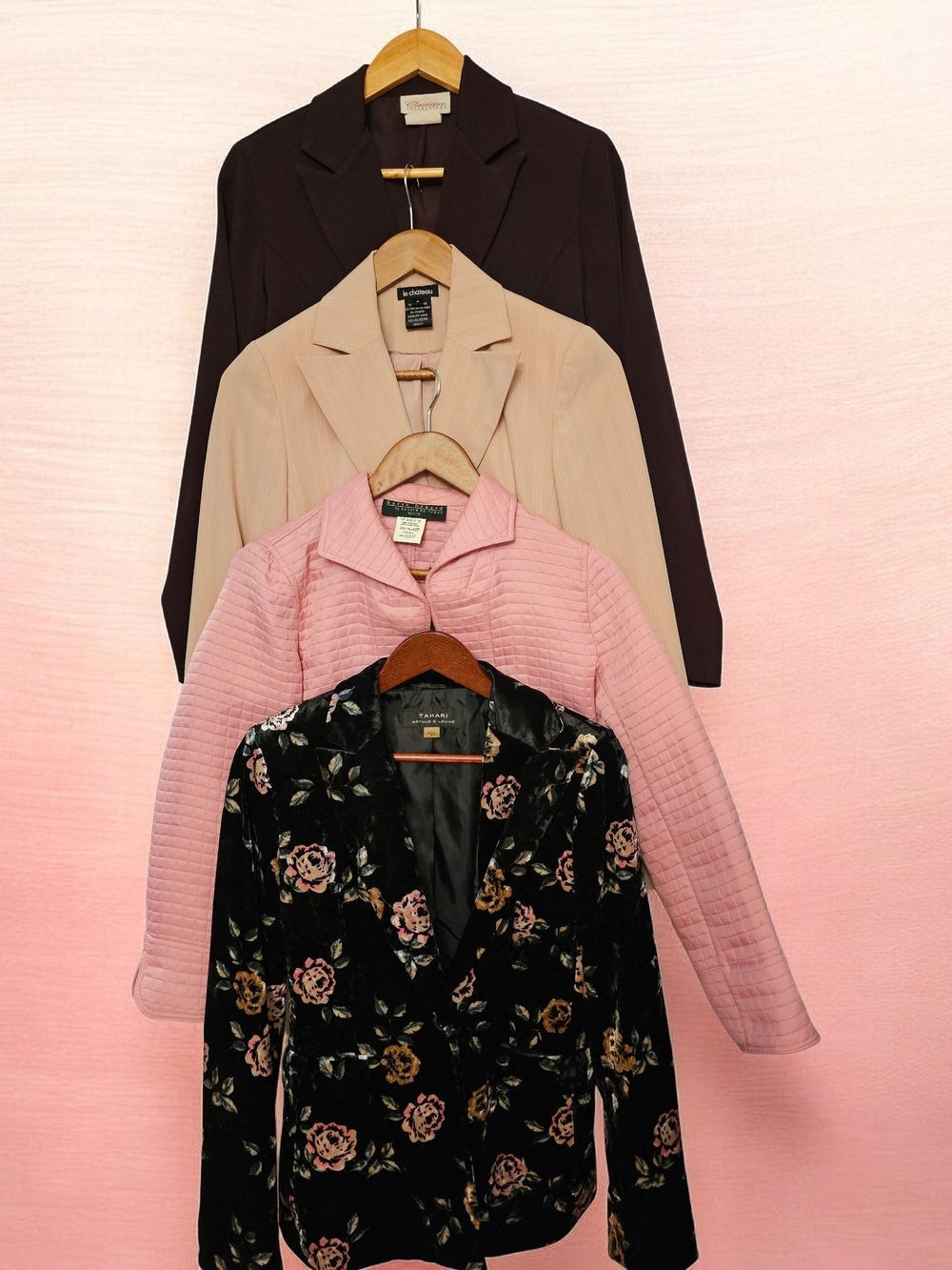 4/100$ LOT  Women’s Blazers - Size S- Tahari, Le Chateau, Herve BEDARD, Y2k